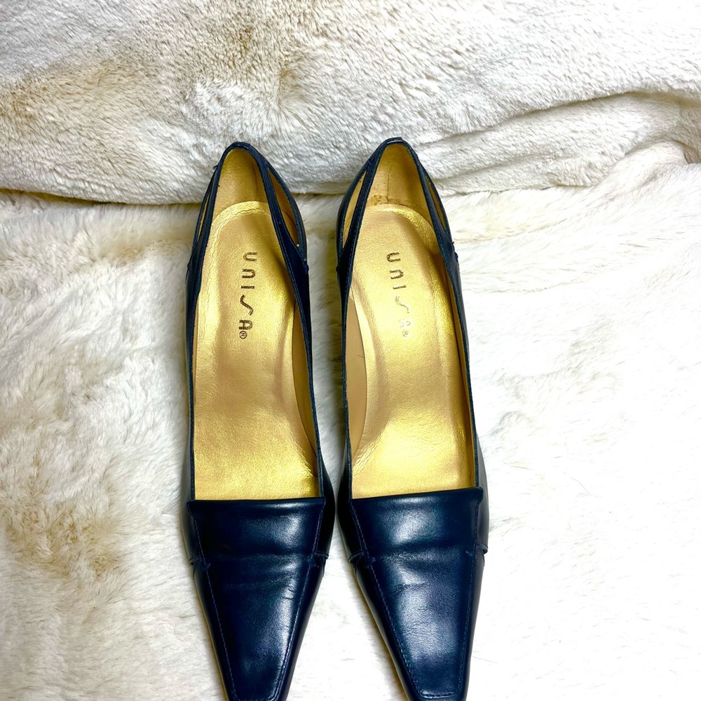 Elegant Navy Blue Heels - Picture 2 of 5